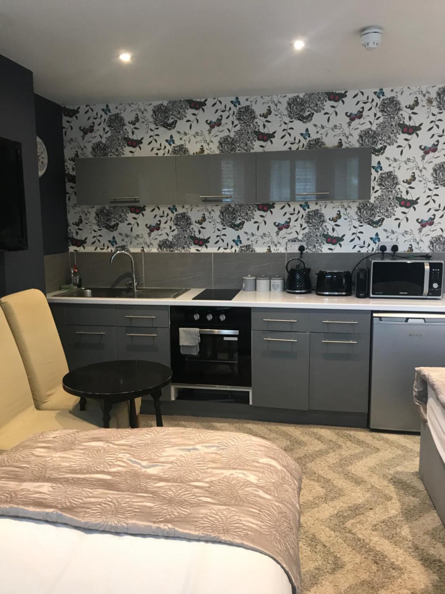 Acacia Villas Guest House Guildford Zewnętrze zdjęcie