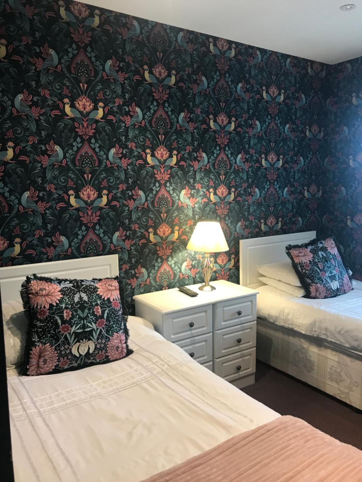 Acacia Villas Guest House Guildford Zewnętrze zdjęcie